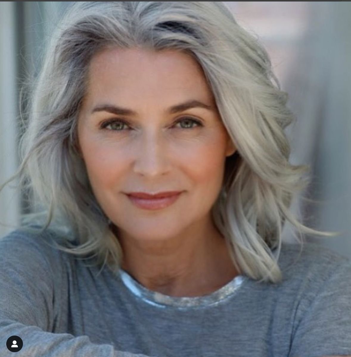 Дафна Хикс Grey hair
