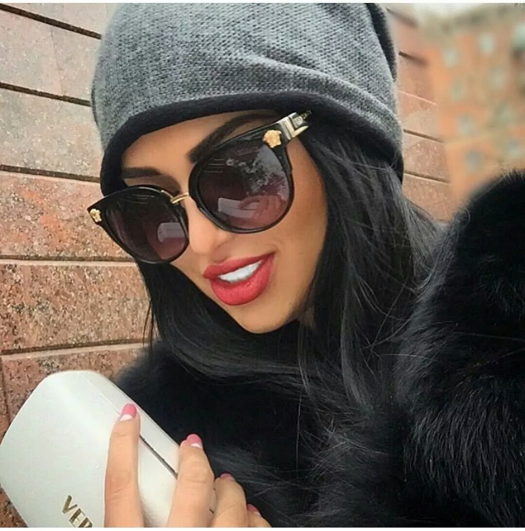 Нита Кузьмина в шапке