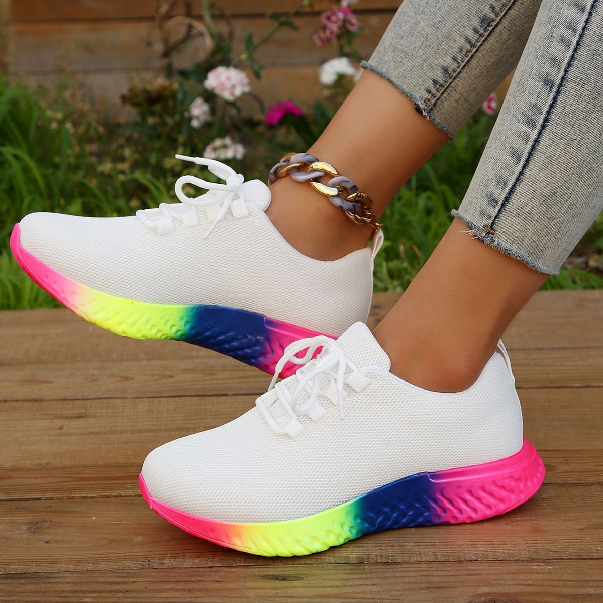 Разноцветные кроссовки