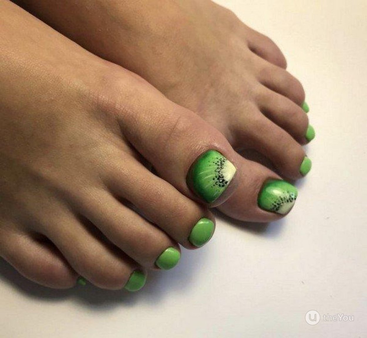 Летний педикюр