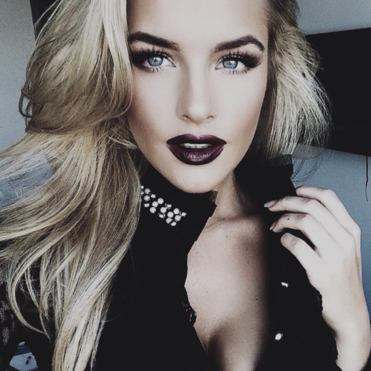 Jean Watts в платье