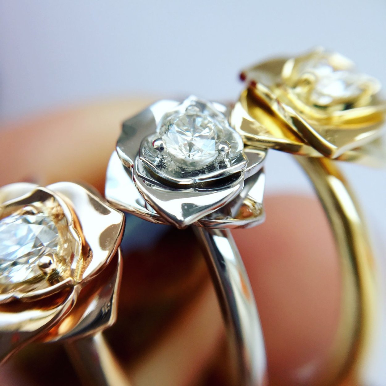 Кольцо роза с бриллиантами
