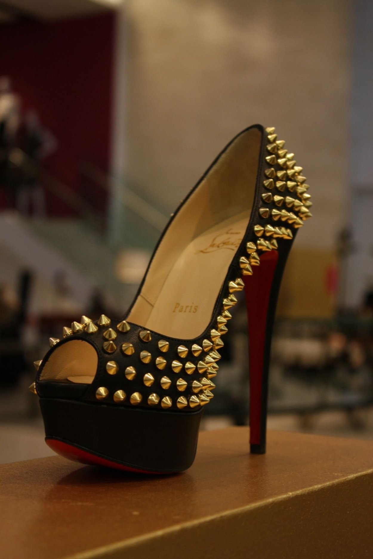 Christian louboutin ботинки с шипами